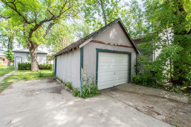 1340 4th Avenue N, Fargo, ND 58102