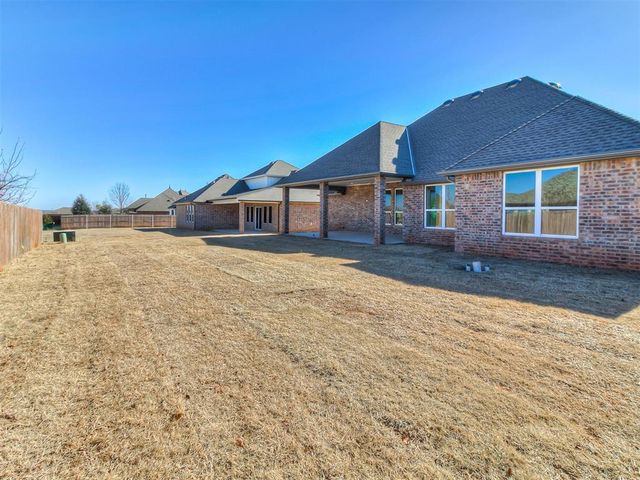 3344 Sagebrush Place, Yukon, OK 73099