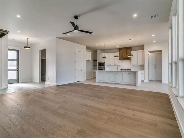 3344 Sagebrush Place, Yukon, OK 73099