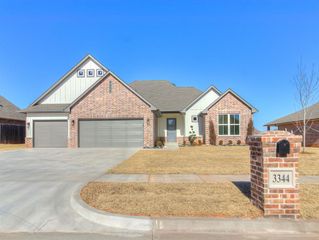 3344 Sagebrush Place, Yukon, OK 73099