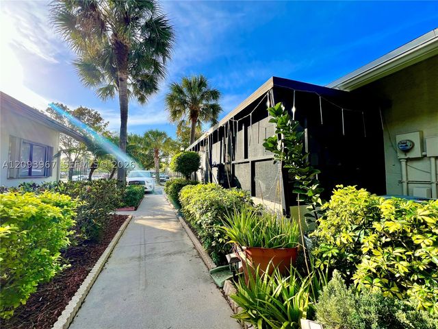 3318 NW 103rd Ave, Sunrise, FL 33351