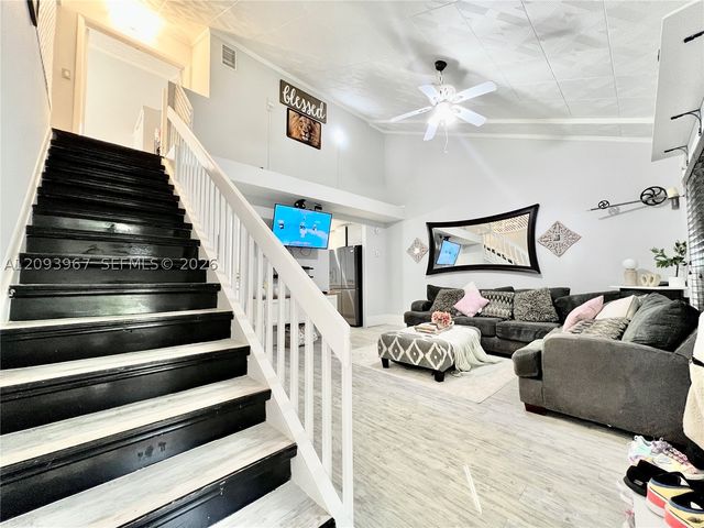 3318 NW 103rd Ave, Sunrise, FL 33351