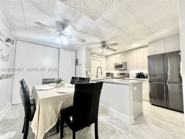 3318 NW 103rd Ave, Sunrise, FL 33351