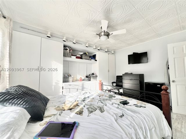 3318 NW 103rd Ave, Sunrise, FL 33351