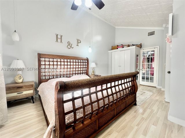 3318 NW 103rd Ave, Sunrise, FL 33351