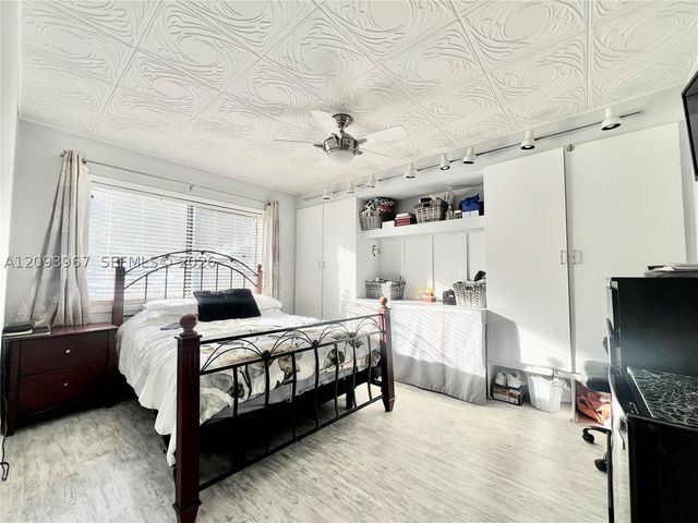 3318 NW 103rd Ave, Sunrise, FL 33351