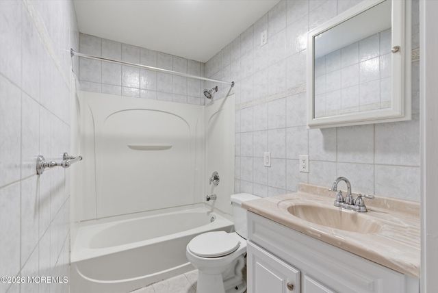 1243 Del Mar Road, Lakewood, NJ 08701