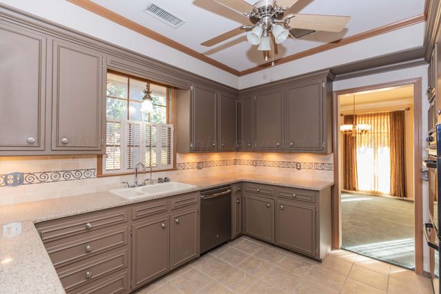 2131 N Charles Street, Pampa, TX 79065