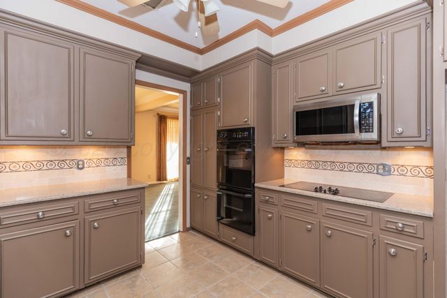 2131 N Charles Street, Pampa, TX 79065