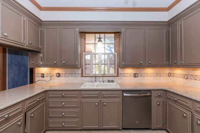 2131 N Charles Street, Pampa, TX 79065