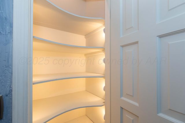 2131 N Charles Street, Pampa, TX 79065