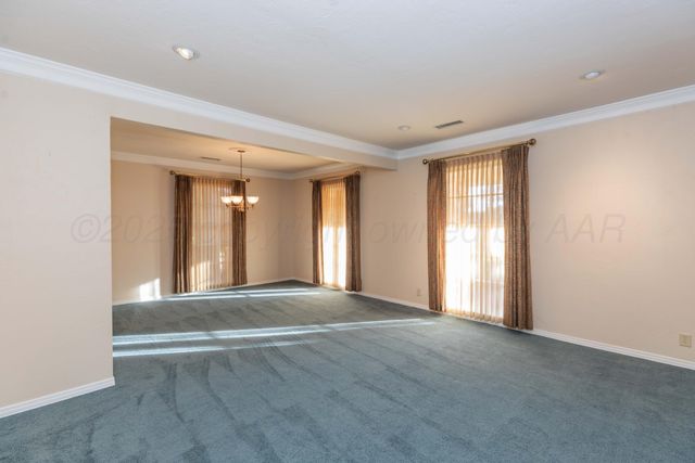 2131 N Charles Street, Pampa, TX 79065