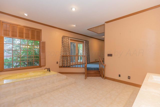 2131 N Charles Street, Pampa, TX 79065