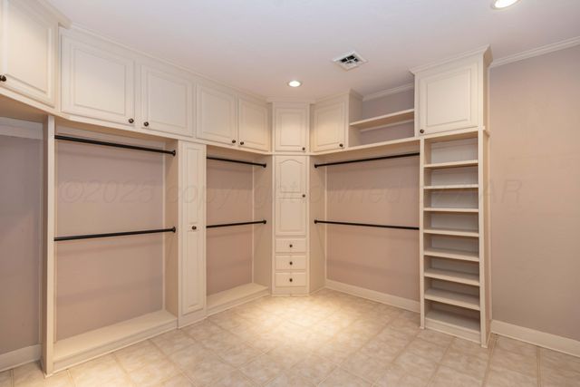 2131 N Charles Street, Pampa, TX 79065