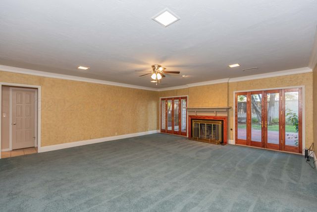 2131 N Charles Street, Pampa, TX 79065