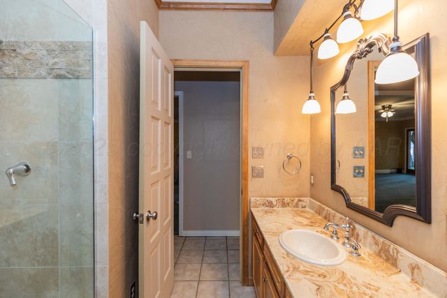 2131 N Charles Street, Pampa, TX 79065