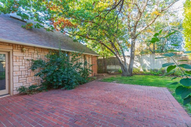 2131 N Charles Street, Pampa, TX 79065