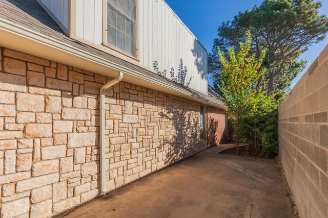 2131 N Charles Street, Pampa, TX 79065