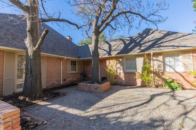 2131 N Charles Street, Pampa, TX 79065