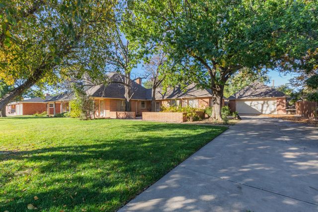 2131 N Charles Street, Pampa, TX 79065