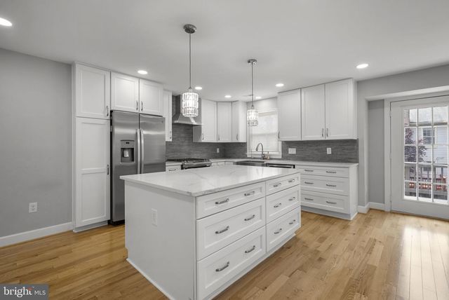 10 LOGANWOOD CT, North Bethesda, MD 20852