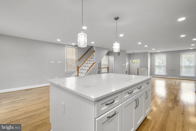 10 LOGANWOOD CT, North Bethesda, MD 20852