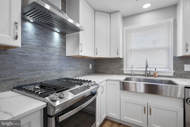 10 LOGANWOOD CT, North Bethesda, MD 20852