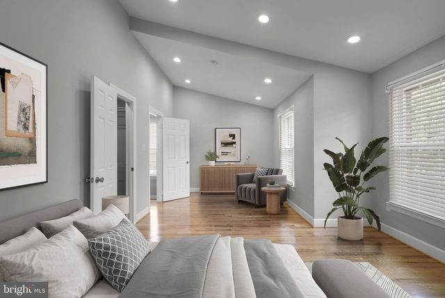 10 LOGANWOOD CT, North Bethesda, MD 20852