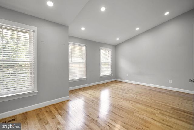 10 LOGANWOOD CT, North Bethesda, MD 20852