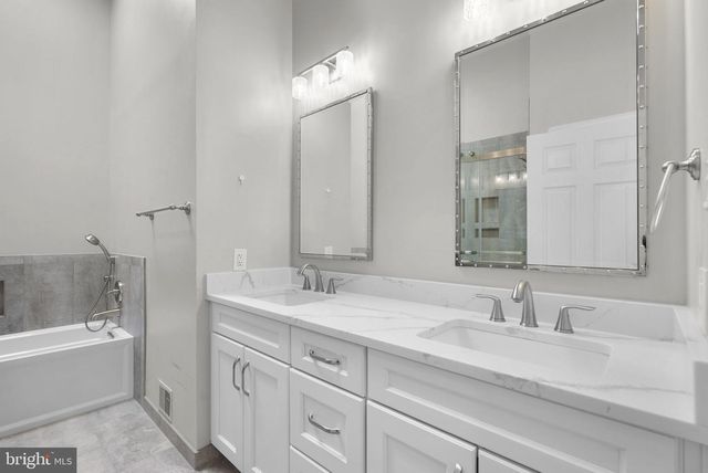 10 LOGANWOOD CT, North Bethesda, MD 20852