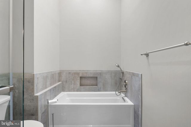 10 LOGANWOOD CT, North Bethesda, MD 20852