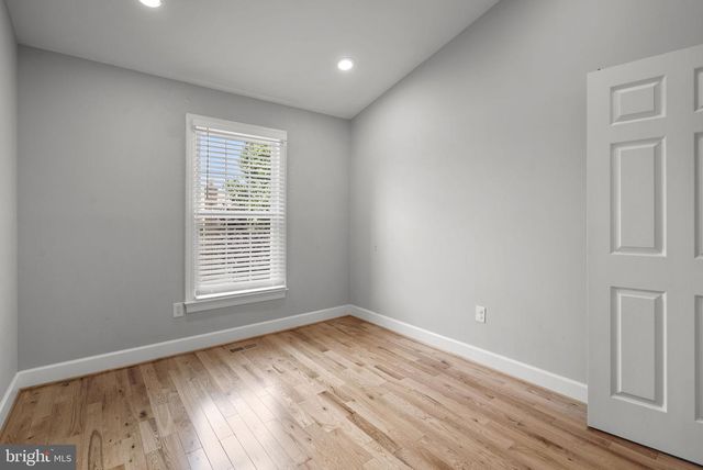 10 LOGANWOOD CT, North Bethesda, MD 20852
