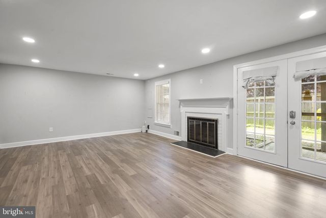 10 LOGANWOOD CT, North Bethesda, MD 20852