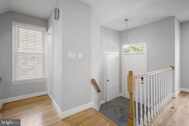 10 LOGANWOOD CT, North Bethesda, MD 20852