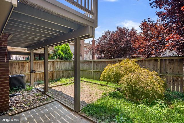 10 LOGANWOOD CT, North Bethesda, MD 20852