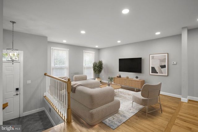 10 LOGANWOOD CT, North Bethesda, MD 20852