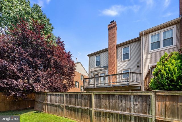 10 LOGANWOOD CT, North Bethesda, MD 20852