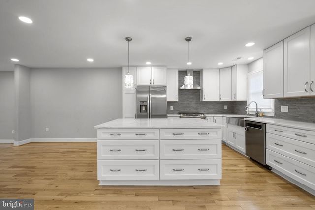10 LOGANWOOD CT, North Bethesda, MD 20852