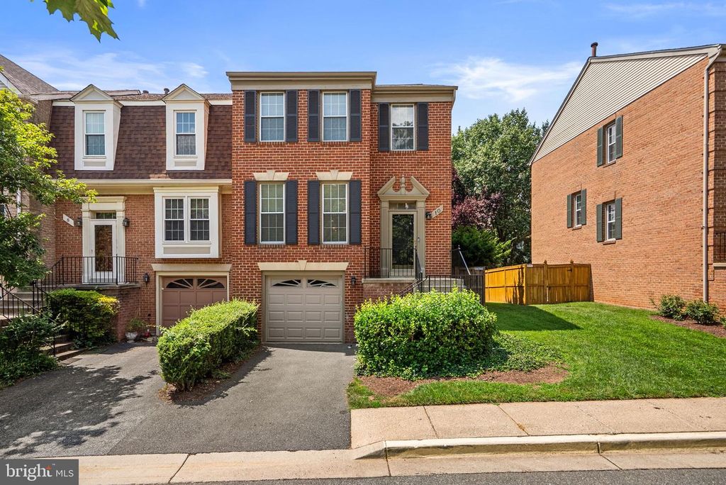 10 LOGANWOOD CT, North Bethesda, MD 20852
