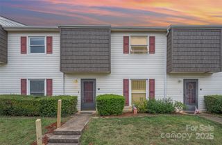7909 Lakehouse Lane, Charlotte, NC 28210