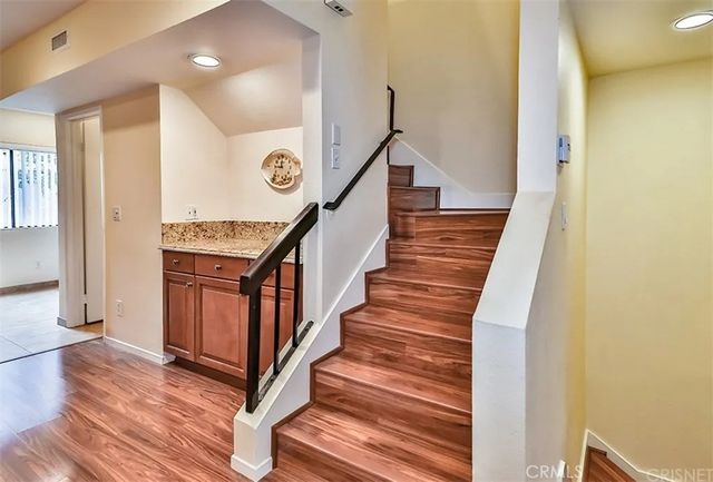 21931 Burbank 23, Woodland Hills, CA 91367