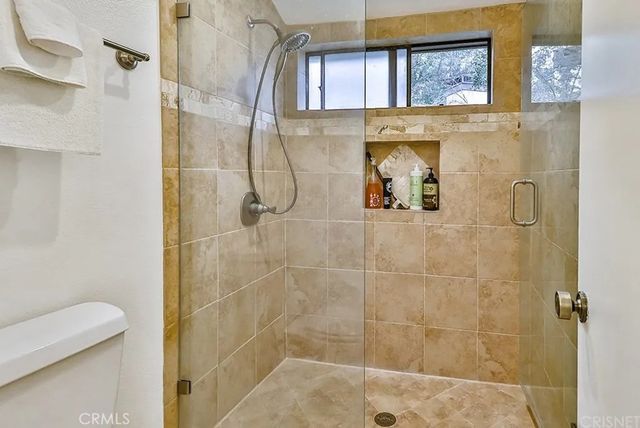 21931 Burbank 23, Woodland Hills, CA 91367