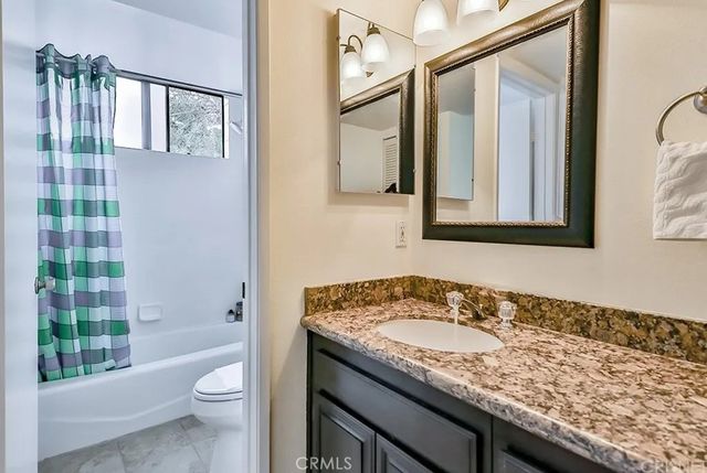 21931 Burbank 23, Woodland Hills, CA 91367