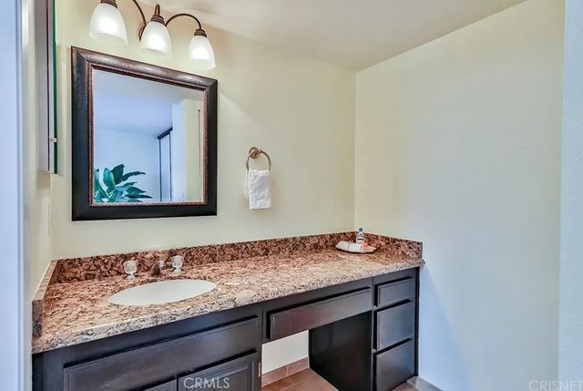 21931 Burbank 23, Woodland Hills, CA 91367