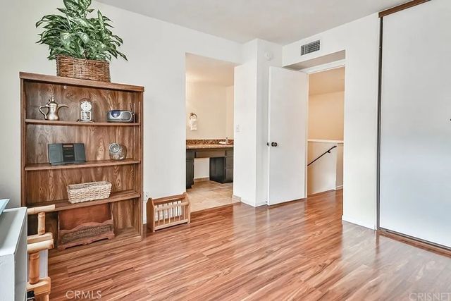 21931 Burbank 23, Woodland Hills, CA 91367