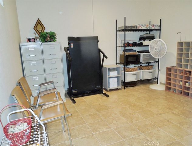 21931 Burbank 23, Woodland Hills, CA 91367