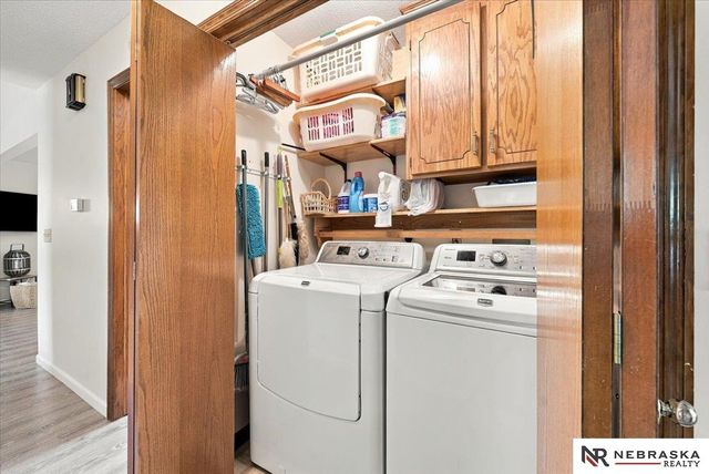 637 S 215th Street, Omaha, NE 68022