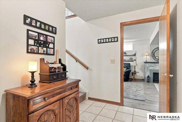 637 S 215th Street, Omaha, NE 68022