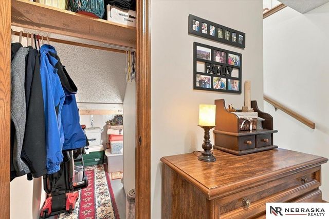 637 S 215th Street, Omaha, NE 68022