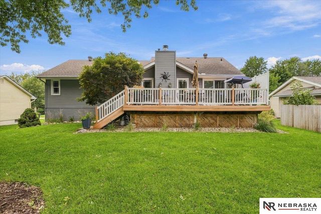 637 S 215th Street, Omaha, NE 68022